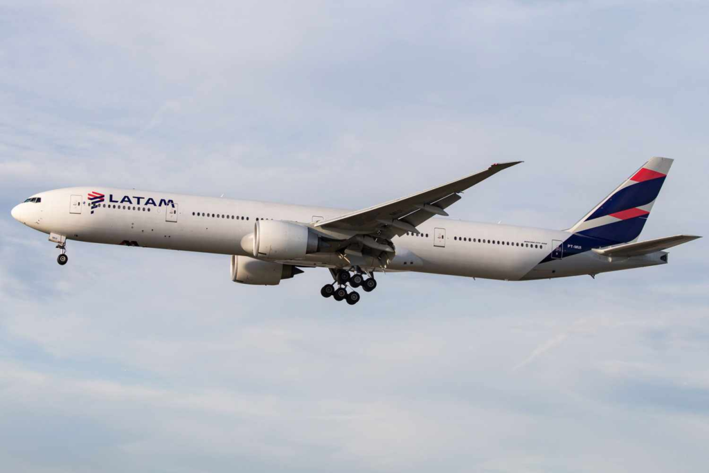 latam 777 300